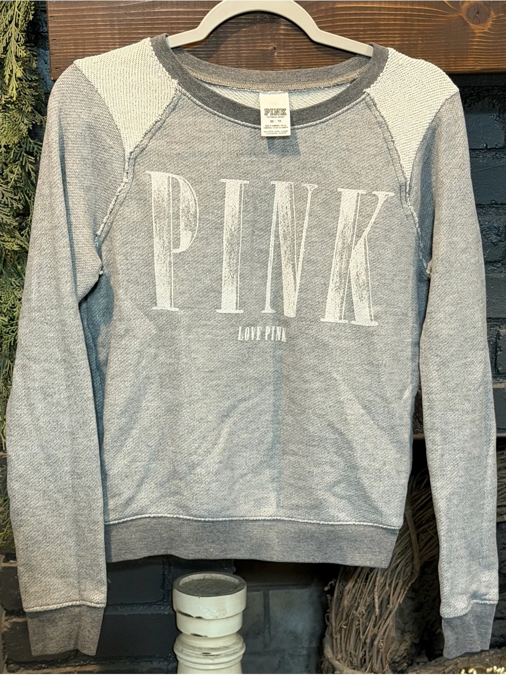 PINK Victoria's Secret Light Gray Logo Crewneck Sweatshirt size XS